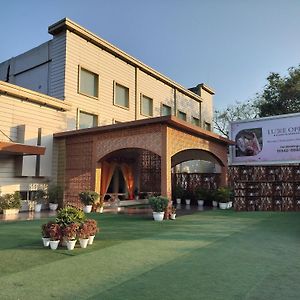 Hotel Luxe Opera Nh8 - 7Km From Igi Airport Delhi